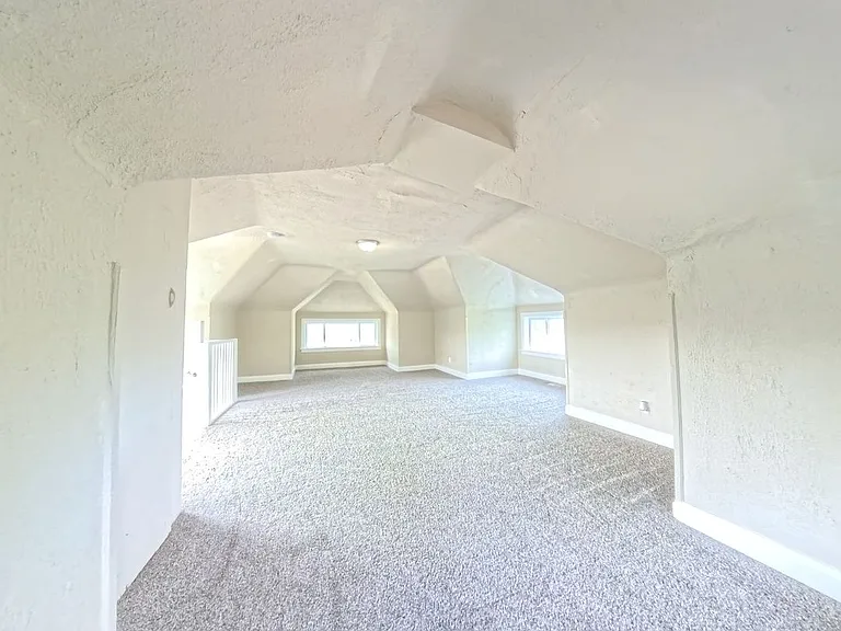 715 Kirkwood Ave — Photo 17