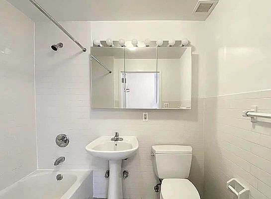 4th image of 54 Orchard St APT 5C