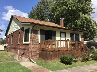 211 McFall St, Benton, IL 62812