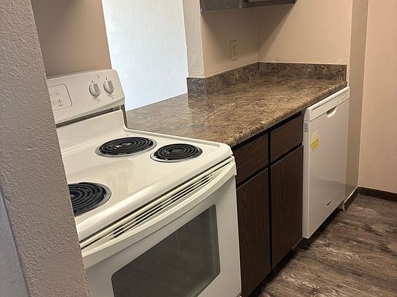 4th image of 102-114 W 17th Ave #106