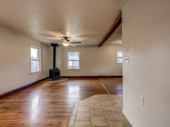 3rd image of 1211 Kaw St