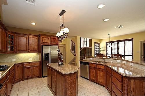 2nd image of 2809 Mont Clair Dr