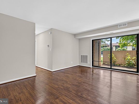 2nd image of 6079 Majors Ln APT 4-M4