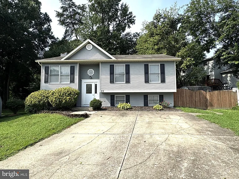 13 McNeil Ct — Photo 24
