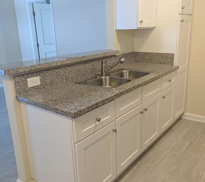 1st image of 21825 Saticoy St APT 6