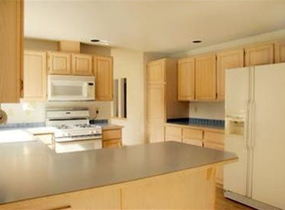 5th image of 18930 Lago Pl NE