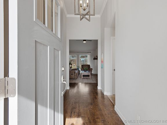 5th image of 2604 W Natchez St