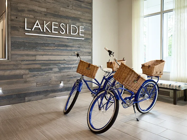 Lakeside Apartments — Photo 47