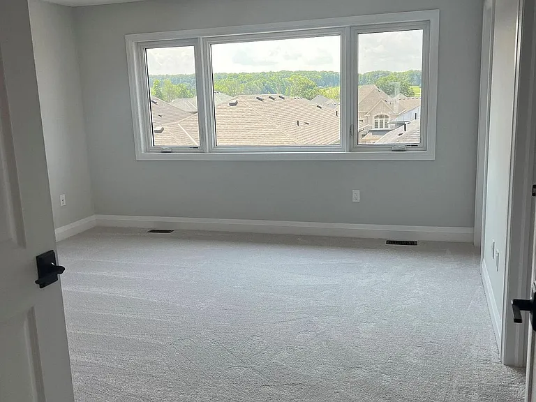 14 Periwinkle Rd E — Photo 10