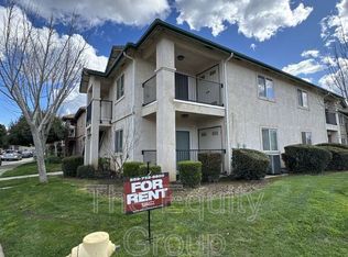 2647 W Lark Ave, Visalia, CA