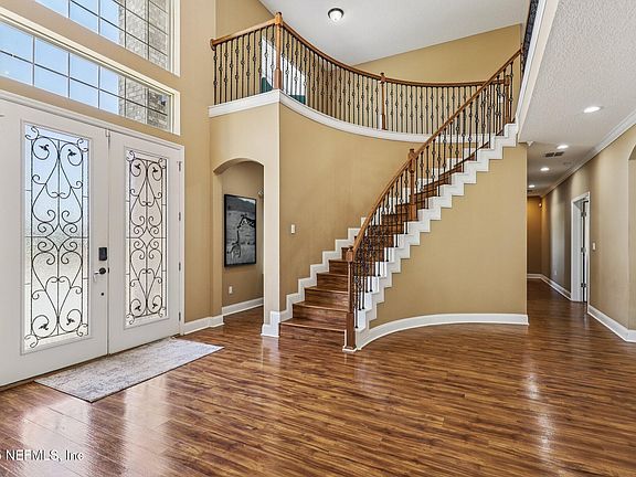 5th image of 10114 FAIR HILL Court