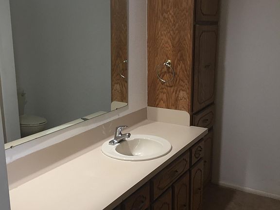 4th image of 350 Eden Dr