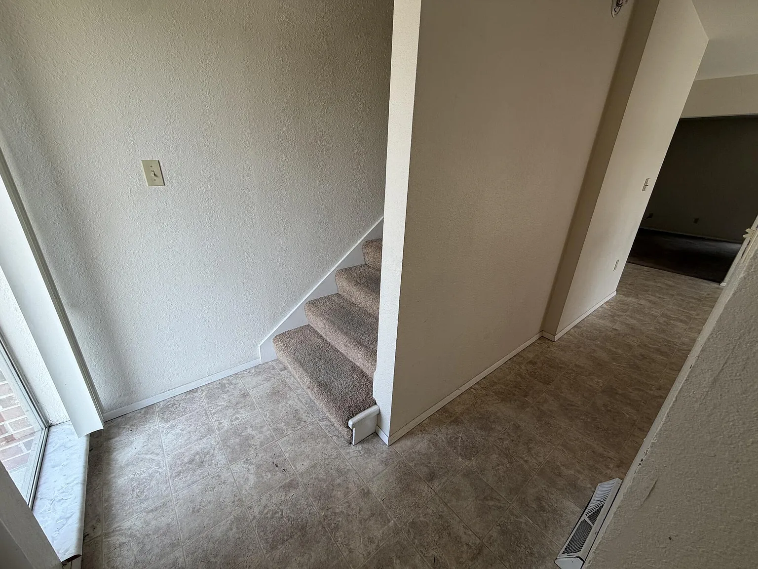 2 bed, 1.5 bath, 1470 sqft, $1,395 — Photo 3