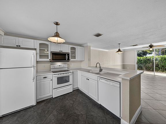 2nd image of 1100 E Jeffrey Street