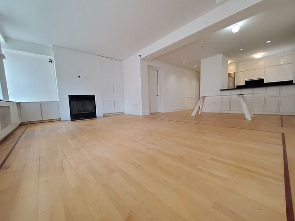 4th image of 223 W 80th St #A7