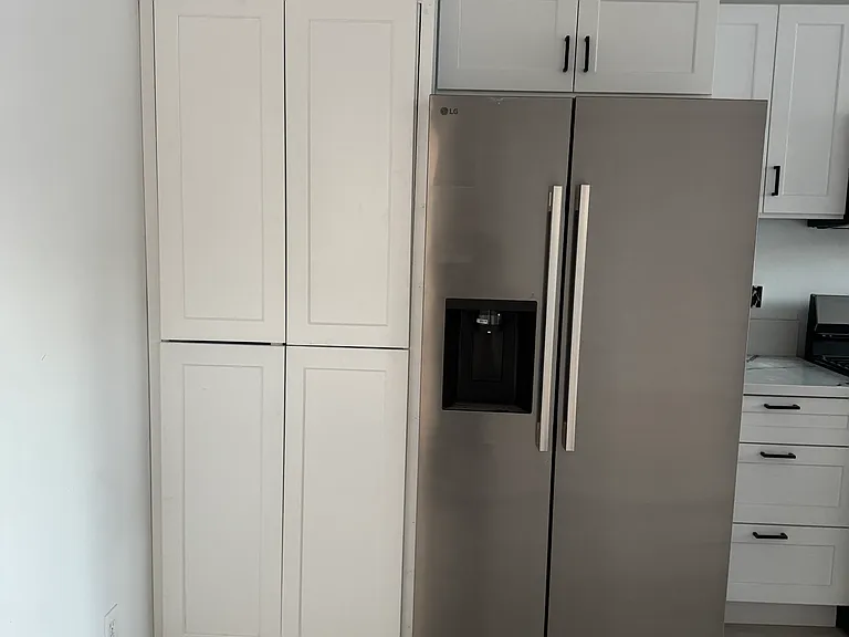 522-528 N Alexandria Ave — Photo 11