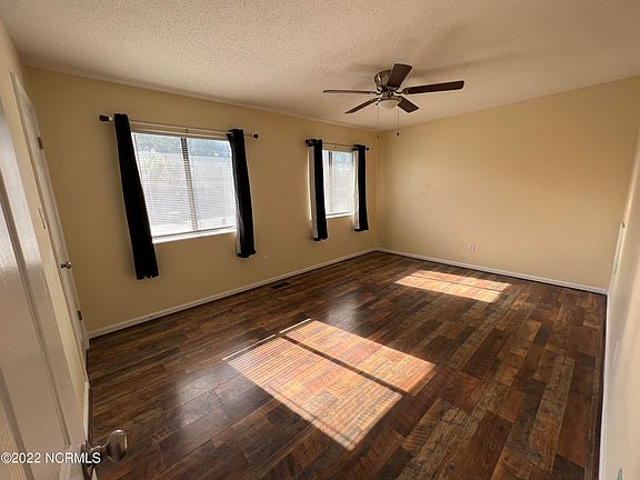2nd image of 165 Brown Blvd #Q