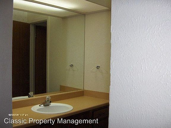 4th image of 406 E Denton Dr APT 33