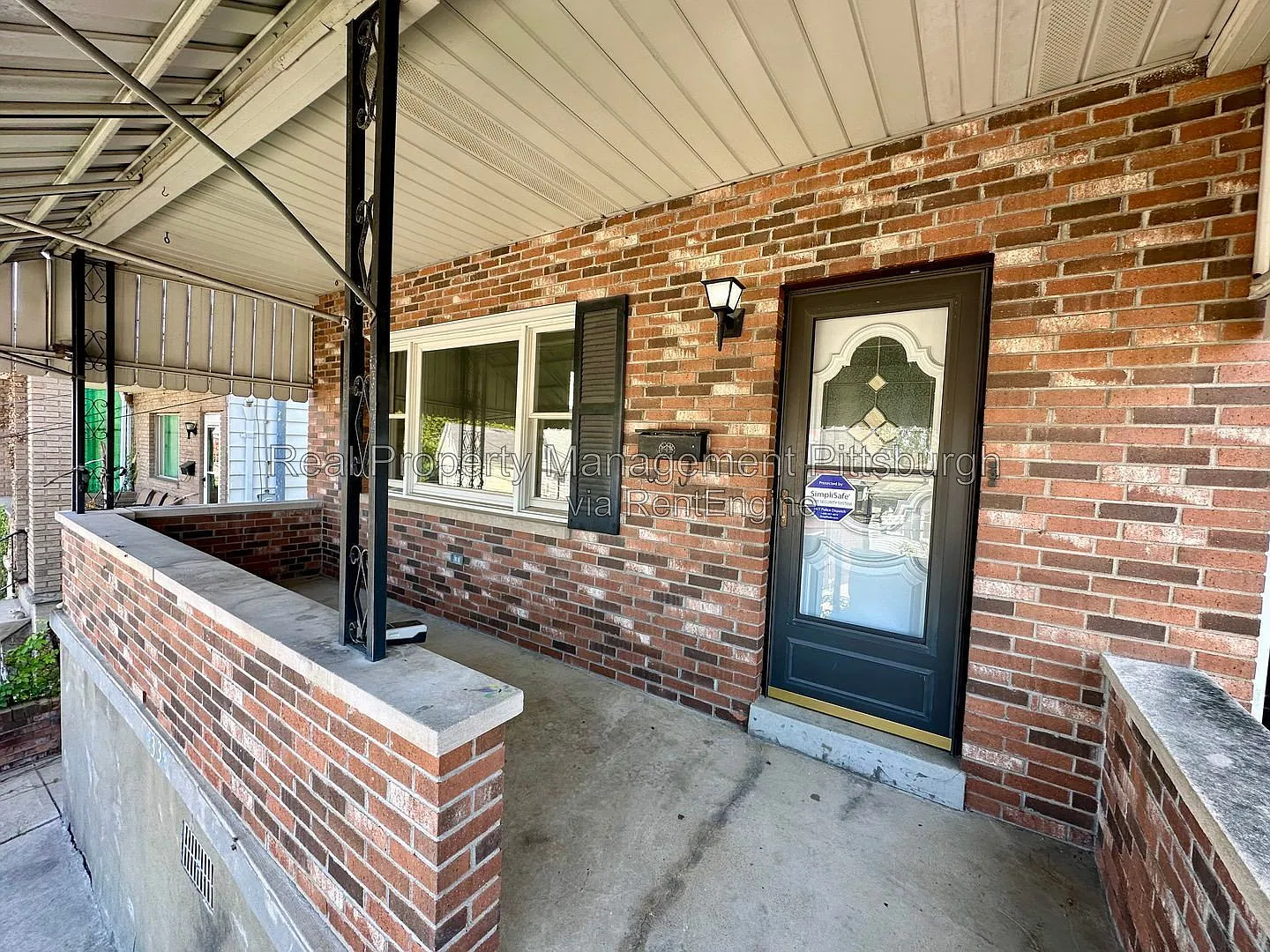 3 bed, 2.0 bath, 2018 sqft, $1,250 — Photo 2