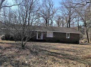 102 Winter Cir, Elizabethtown, NC 28337