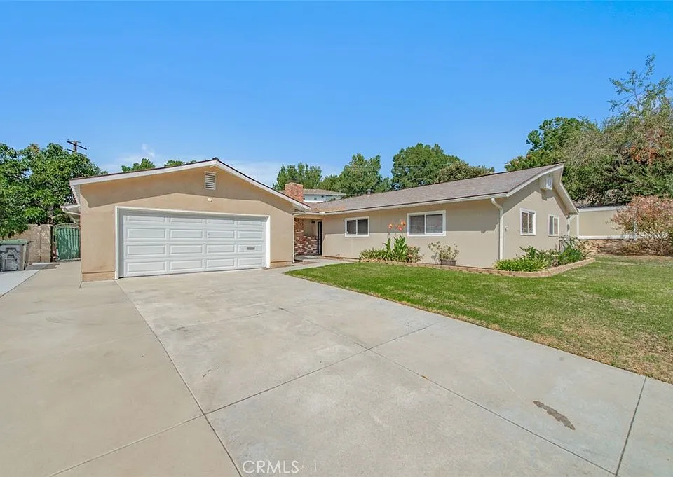 1227 Riedel Ave