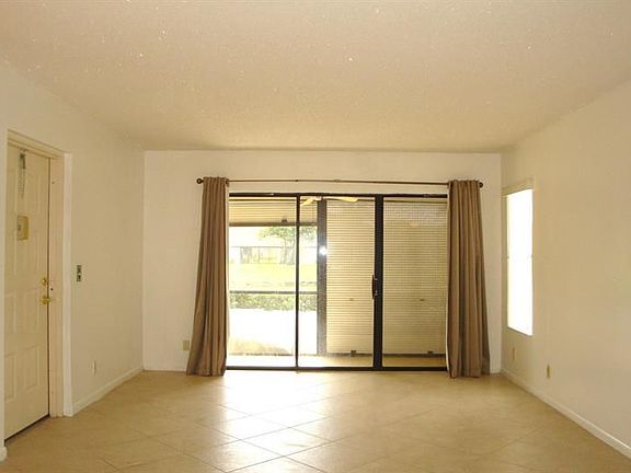 4th image of 724 Sunny Pine Way APT G1