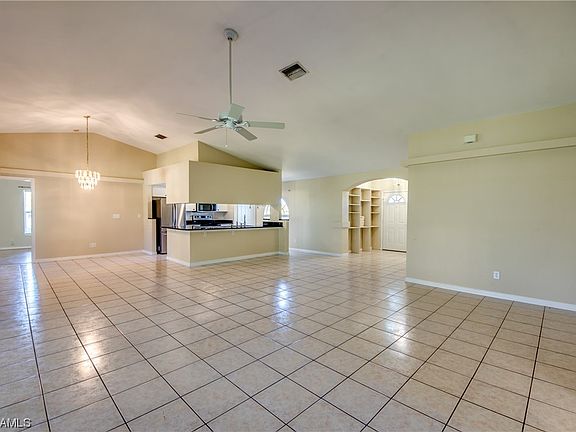4th image of 4714 SW 20th Ave