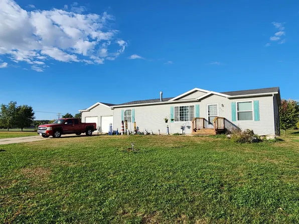 609 S 14th St, Estherville, IA 51334