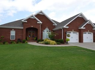 161 Cottonwood Dr, Muscle Shoals, AL 35661
