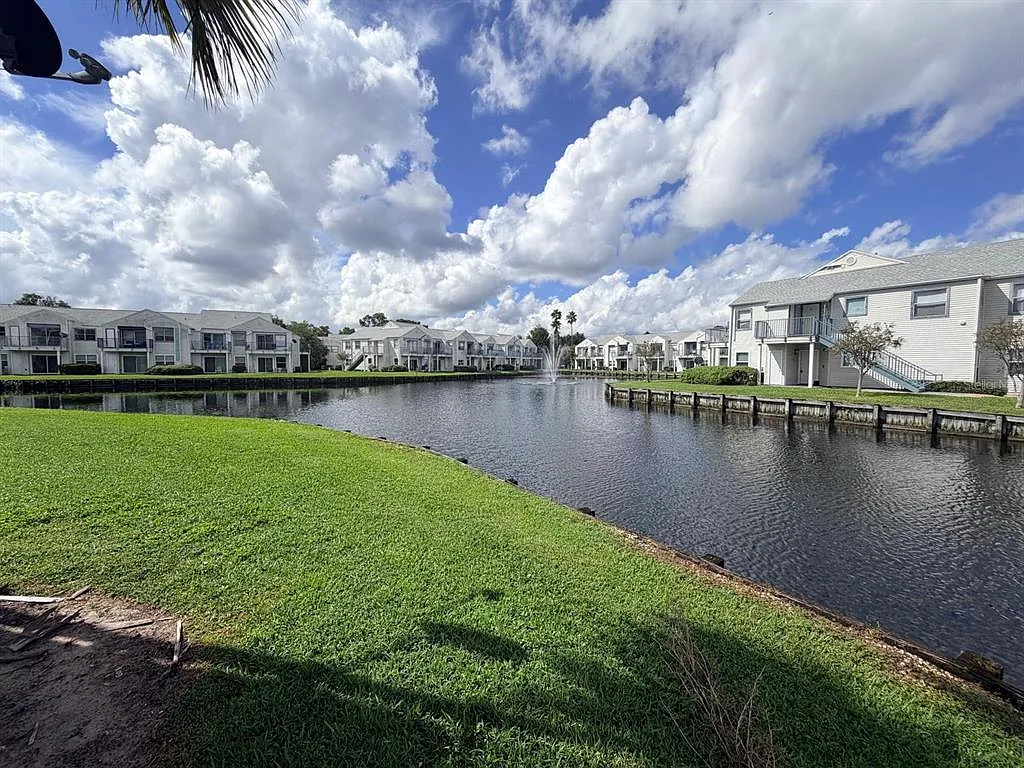 2 bed, 2.0 bath, 930 sqft, $1,500 — Photo 4