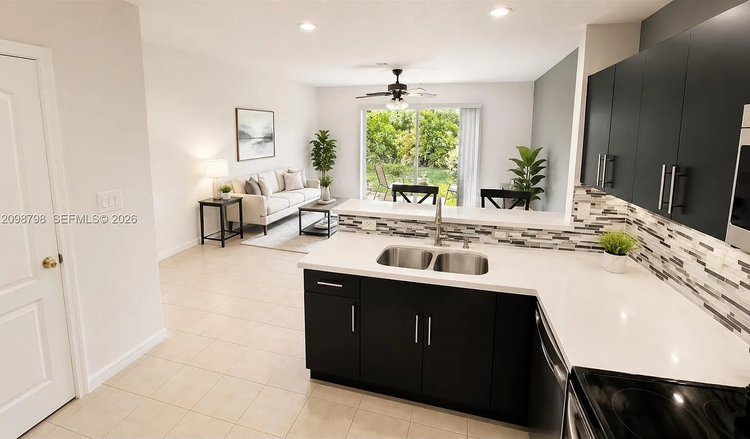 Melrose Point Condo — Photo 4