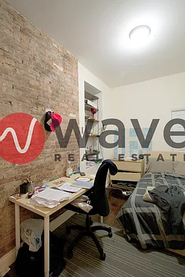 Rented by Wave Real Estate Group | media 80