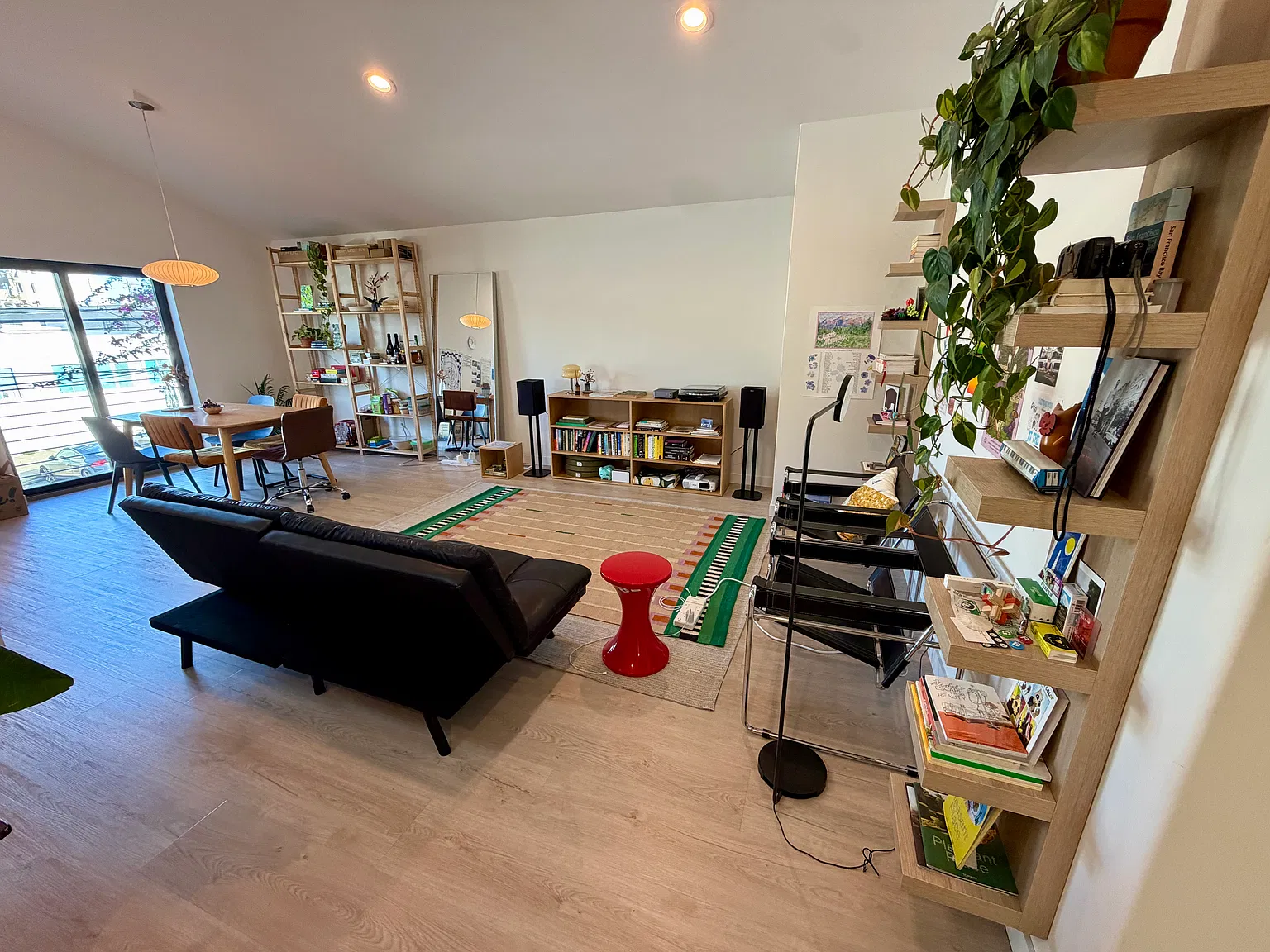 3 bed, 1600 sqft, $8,500 — Photo 3