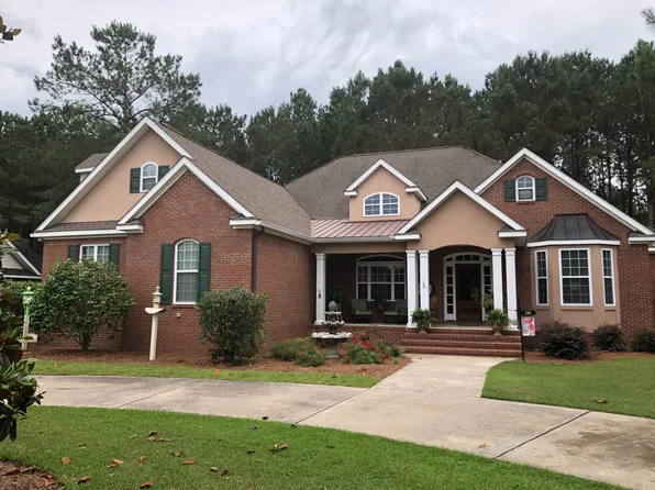 128 Sweetbriar Lakes Dr, Thomasville, GA 31757