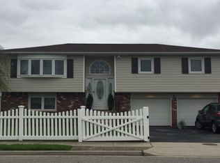 67 Alhambra Rd, Massapequa, NY 11758