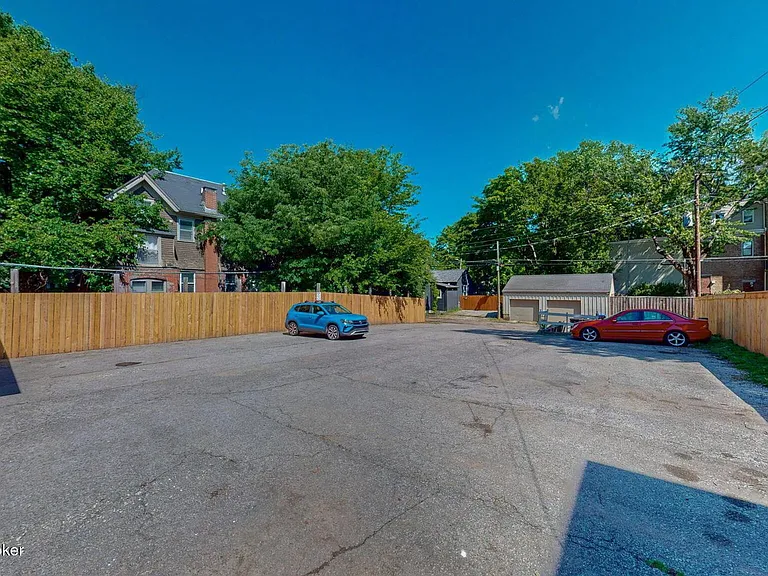 607 W Ormsby Ave #9 — Photo 9