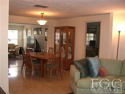 5th image of 1027 Averly St