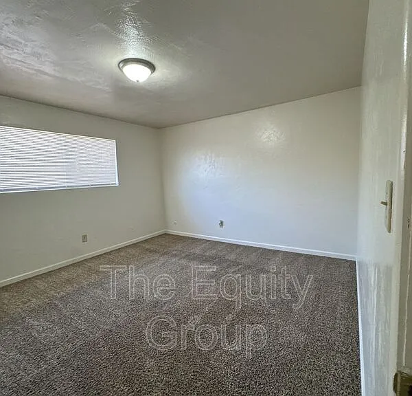 616 N Blackstone St #15 — Photo 10