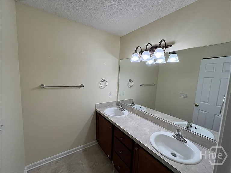 283 Lancaster Way — Photo 7