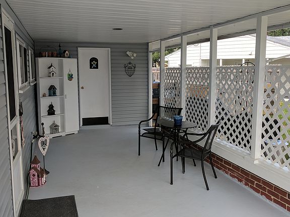 3rd image of 2 Martindale Dr