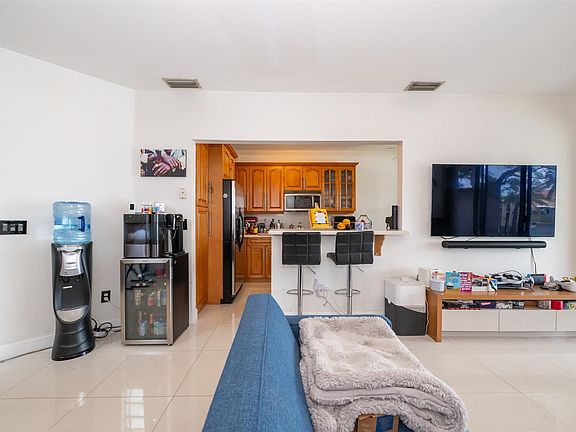 4th image of 1385 NW 126th Way #1385