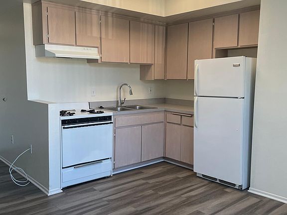 4th image of 8812 W Pico Blvd