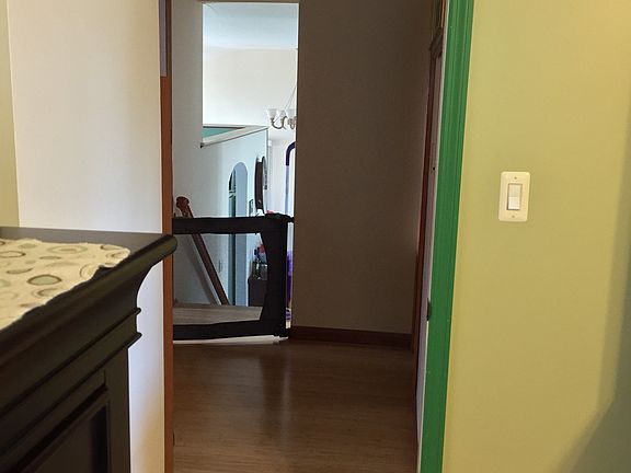 4th image of 180 Kingston Blvd