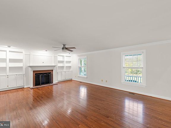 4th image of 162 Janes Way