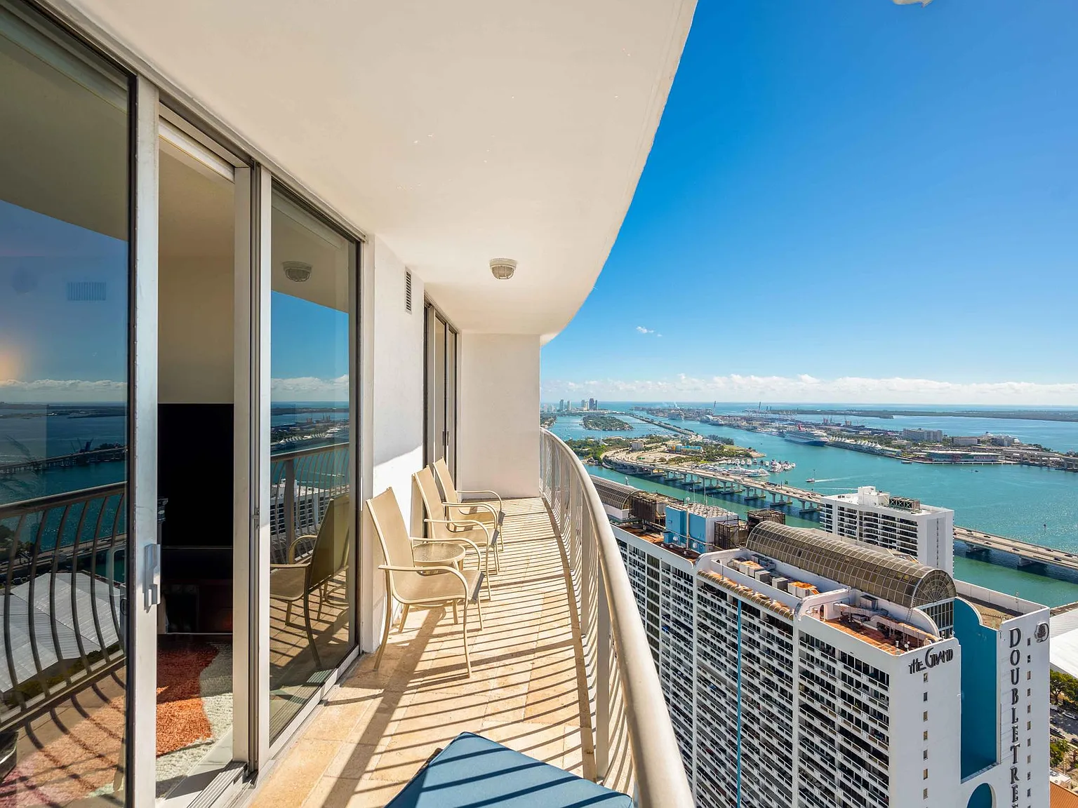 1 bed, 791 sqft, $3,500 — Photo 2