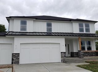 504 NW Bailey Dr, Grain Valley, MO 64029