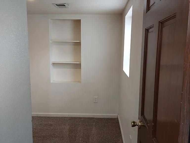 College Housing - 4 bedrooms — Photo 58