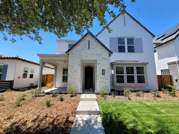 3190 Crocker Dr, Sacramento, CA 95818