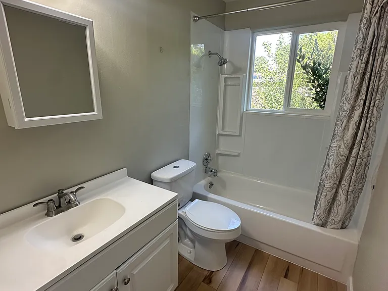 624 S Lawrence Ave #B — Photo 3