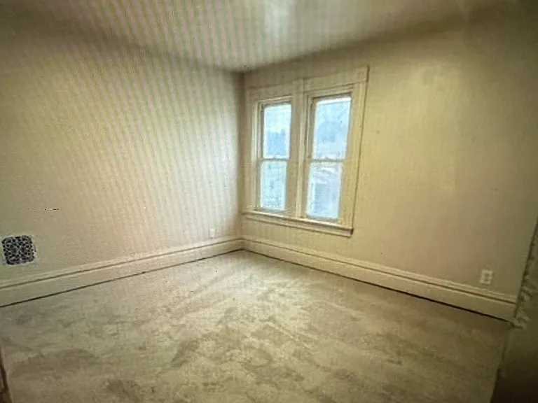 337 George St — Photo 7